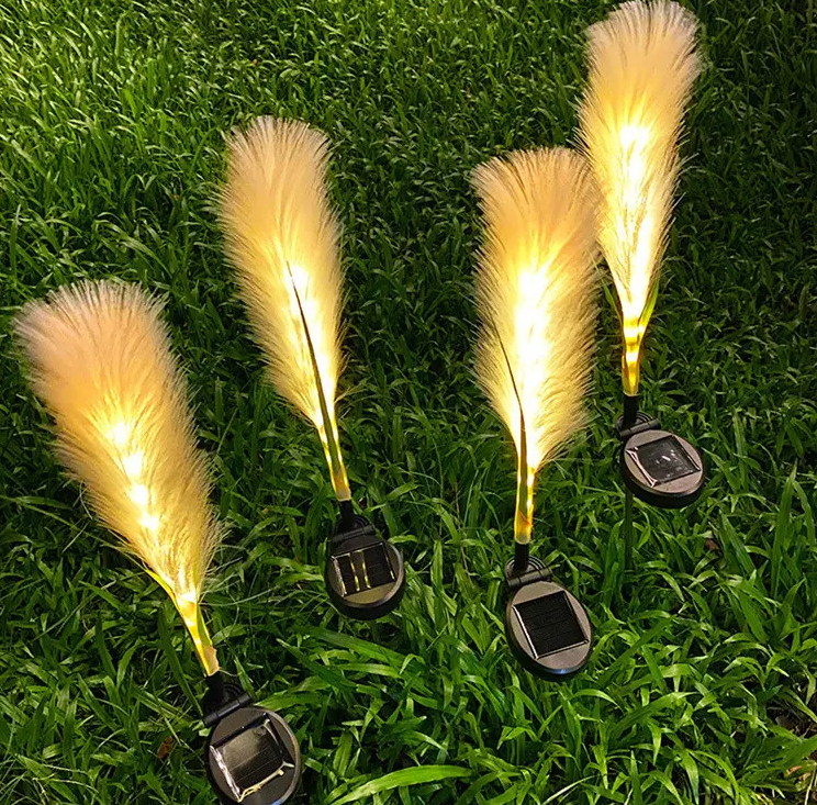 Set 4 x Lampi Solare Decorative Tip Iarba Pampas 70 Cm Cu LED Lumina Calda Rezistente IP66 Pentru Gradina Terasa Si Alei