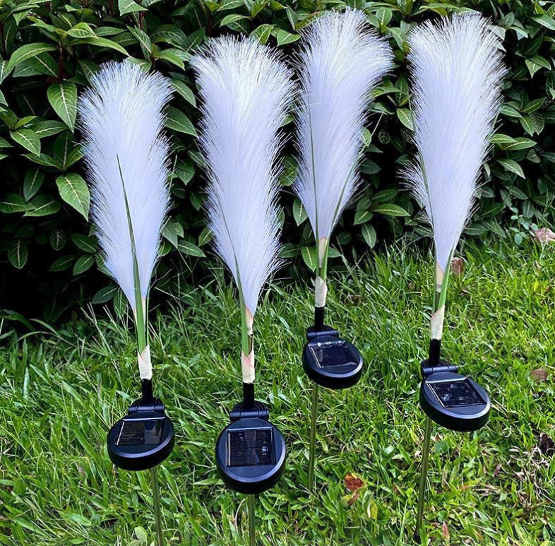 Set 4 x Lampi Solare Decorative Tip Iarba Pampas 70 Cm Cu LED Lumina Calda Rezistente IP66 Pentru Gradina Terasa Si Alei