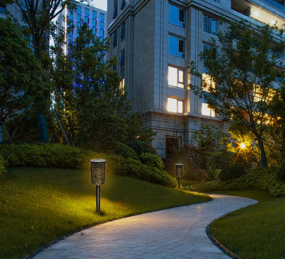Set 4 x Lampi Solare LED pentru Exterior Model Cilindru – Lumina Galbena Ambientala, Incarcare Solara Automata, Design Elegant pentru Gradina si Terasa